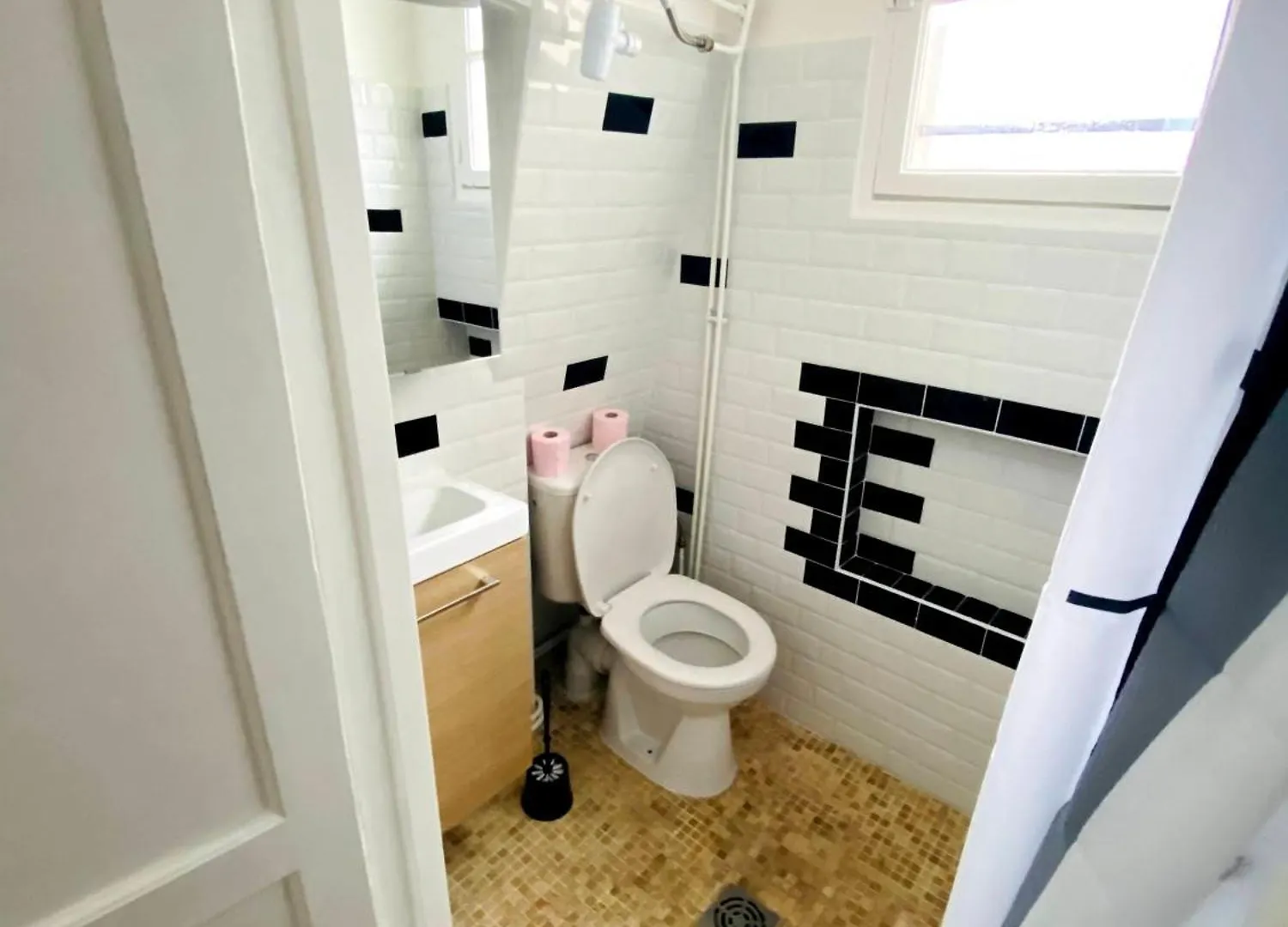 Apartment Studio Tout Equipe Bassin De La Vilette Centre Paris France